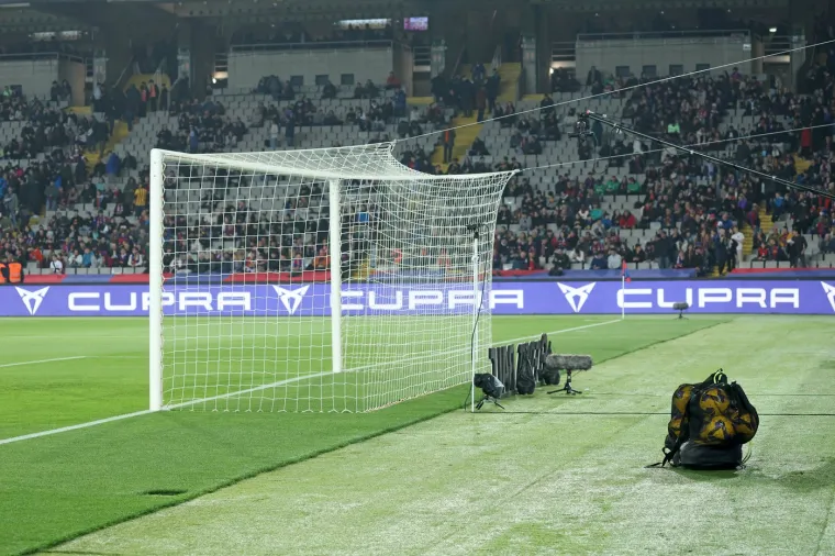 Publika je bila na stadionu. 