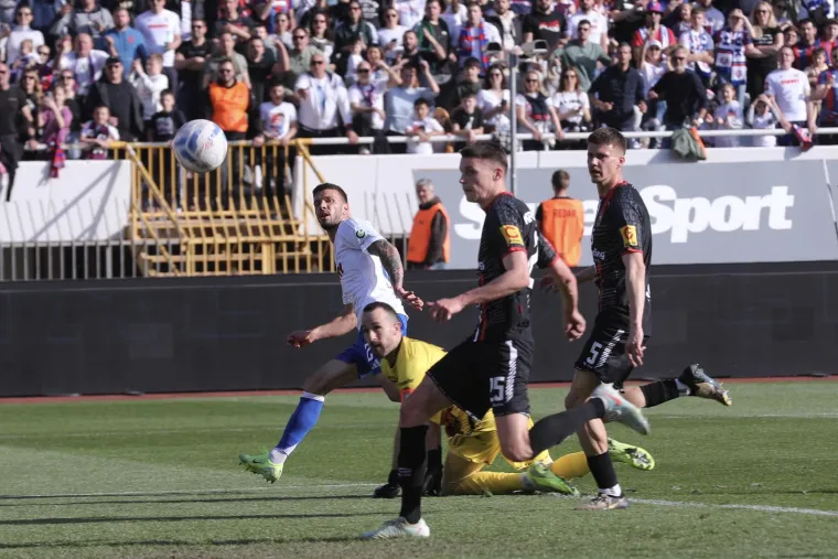 Bijeli su zabili iz jedine &scaron;anse u prvom poluvremenu.