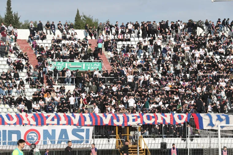 Ukupno je na utakmici bilo preko 21 tisuće gledatelja.