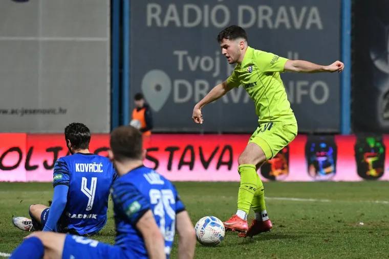 Gurnuo si je loptu rukom, ali nije se pravio da se 'ni&scaron;ta nije dogodilo', već je sve priznao sucu.