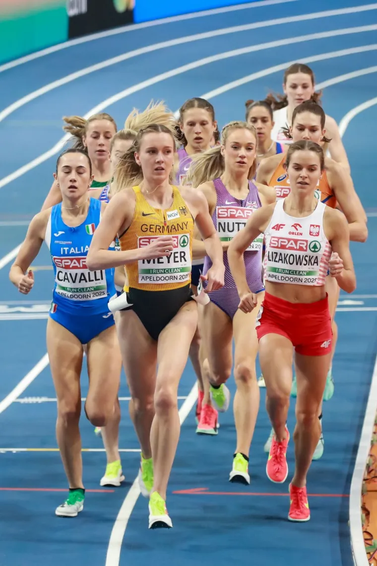 Zavr&scaron;ila na nosilima! Jeziv trenutak na EP-u: Sporta&scaron;ica izgubila svijest i ostala nepomična usred utrke