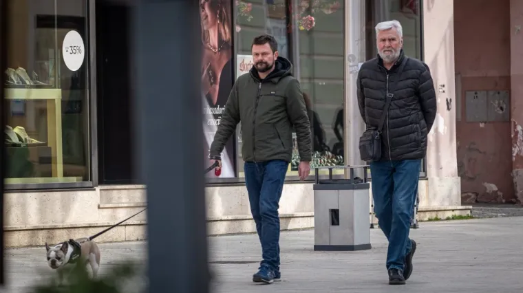 Cijeli Čakovec se crvenio od karanfila: Pažnju je posebno privukao jedan par