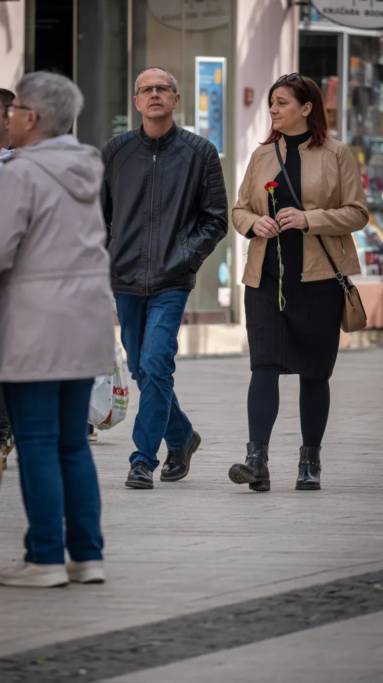 Cijeli Čakovec se crvenio od karanfila: Pažnju je posebno privukao jedan par