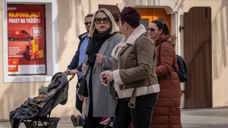 Cijeli Čakovec se crvenio od karanfila: Pažnju je posebno privukao jedan par