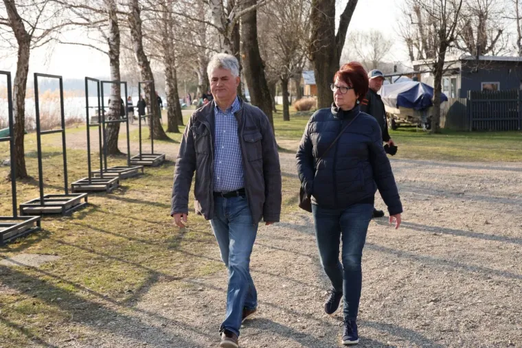 Zgodne djevojke okupirale Prelog: Mlada dama u kaputiću pokupila sve komplimente