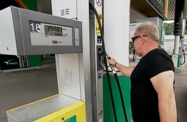 Kvaliteta goriva koje ulijevate u svoj automobil ima izravan utjecaj na njegove performanse, dugovječnost i ukupnu učinkovitost.