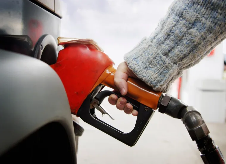 Odabir pravog goriva za va&scaron; automobil ključan je za njegov optimalan rad i dugovječnost. Iako je gorivo s vi&scaron;im oktanskim brojem skuplje, ono može pružiti značajne prednosti za vozila koja su dizajnirana da ga iskoriste.