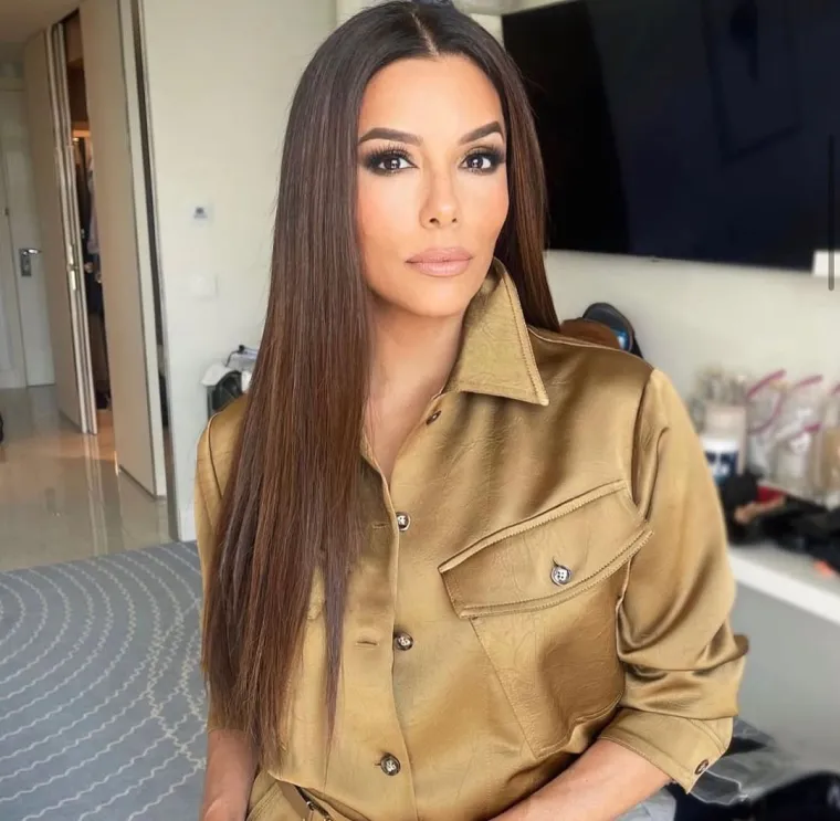 Glumica je napoznatija po svojoj ulozi u seriji Očajne kućanice gdje utjelovljuje lik Gabrielle Solis.