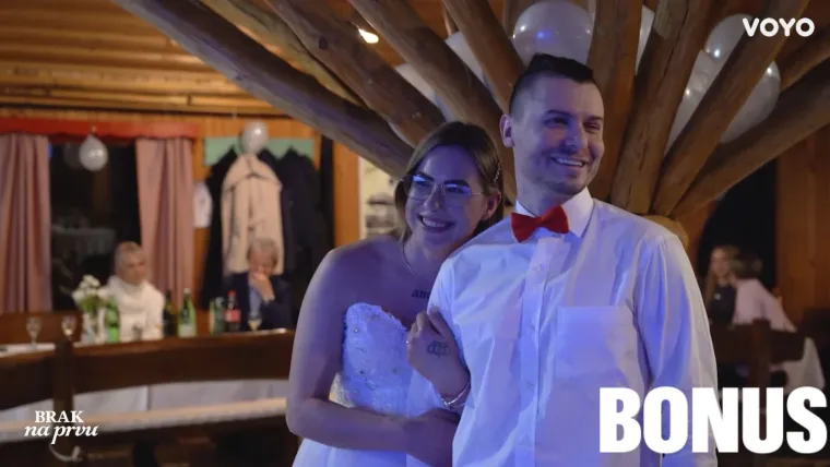 Prva godišnjica braka u privatnosti: Mura Klara i Marko nestali s društvenih mreža