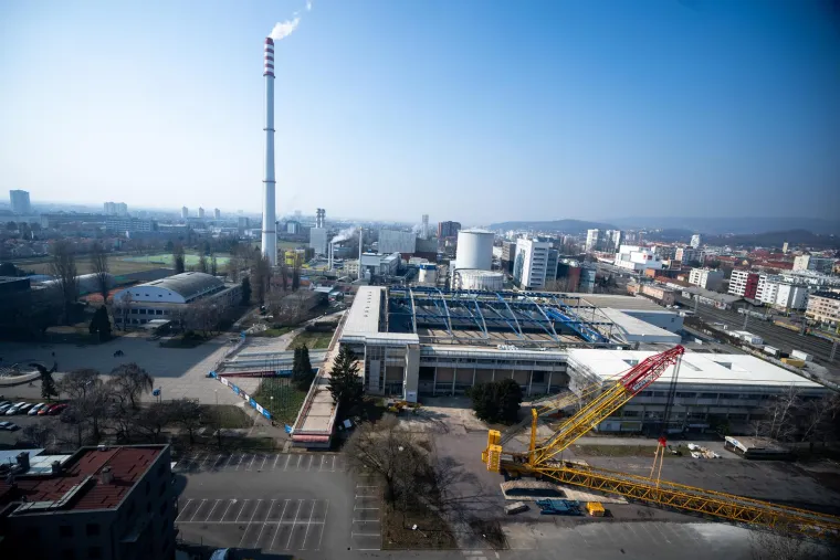 Toma&scaron;ević je dodao da se otvaranje novog bazena očekuje za manje od godine dana. 