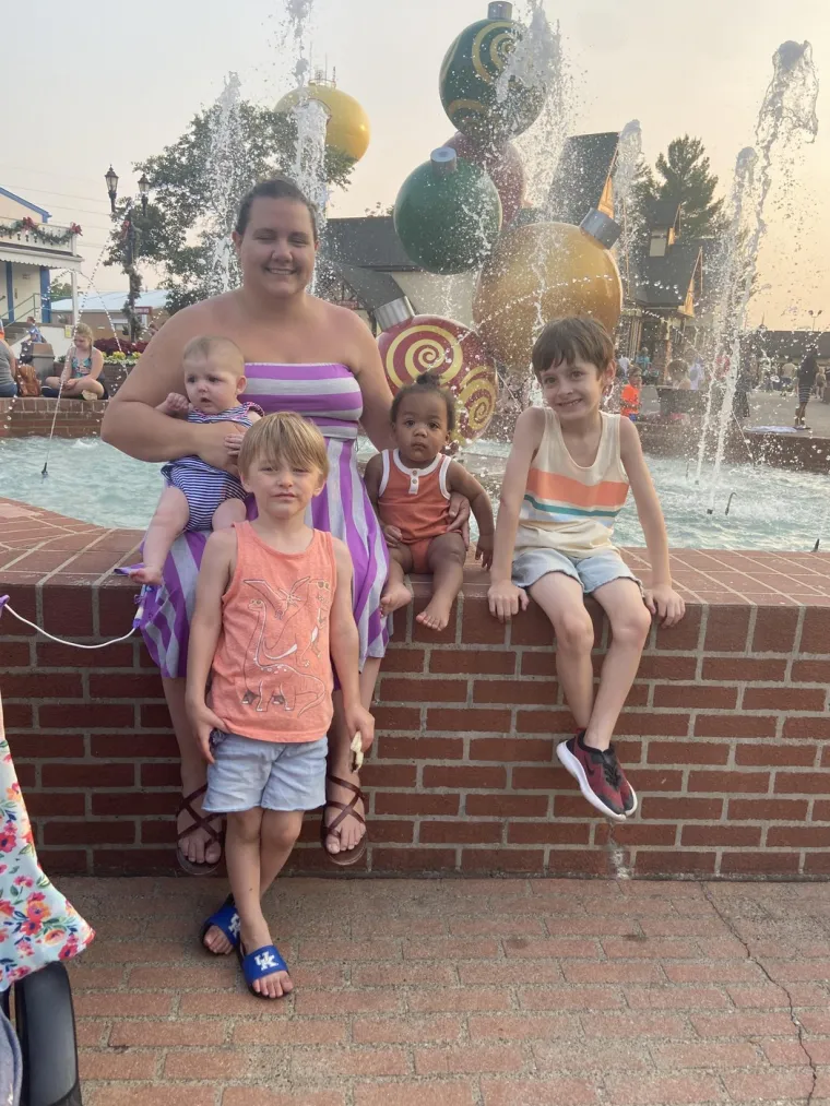 Udomili 17 djece i posvojili četvero, a sada je trudna: 'Ovo je ostvarenje sna!'