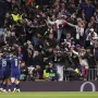PSG slavi sa svojim ultrasima. 