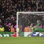 Gianluigi Donnarumma brani penal. 