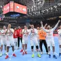 Bila je to prva utakmica naših rukometaša nakon osvojenog srebra na SP-u i to bez ozlijeđenih Ivana Martinovića, Zvonimira Srne i Davida Mandića. Bila je to i uvjerljiva pobjeda u kojoj su hrvatski rukometaši prelomili dvoboj protiv Čeha početkom drugog dijela, ogromnom serijom 7-0.