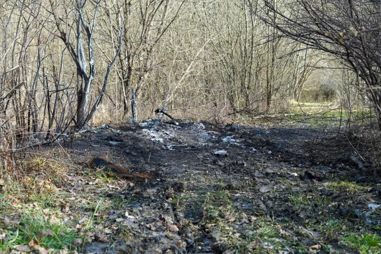 Ovdje su pronađeni ostaci žene u izgorenom vozilu, šokirani mještani: 'Čuli smo da je s njom bio neki stranac'