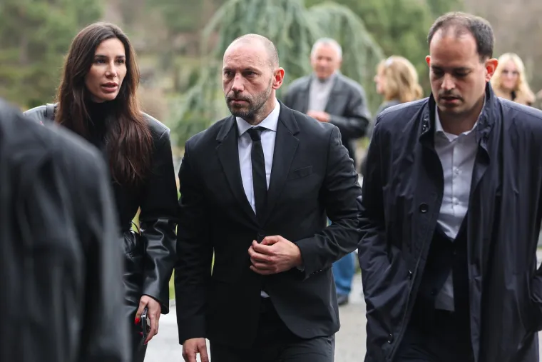 Posljednji ispraćaj predsjednika Vrhovnog suda: Brojni političari oprostili se od Radovana Dobronića