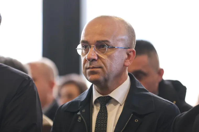 Posljednji ispraćaj predsjednika Vrhovnog suda: Brojni političari oprostili se od Radovana Dobronića