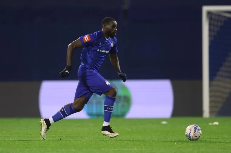 Wilfried Kanga u naletu. 