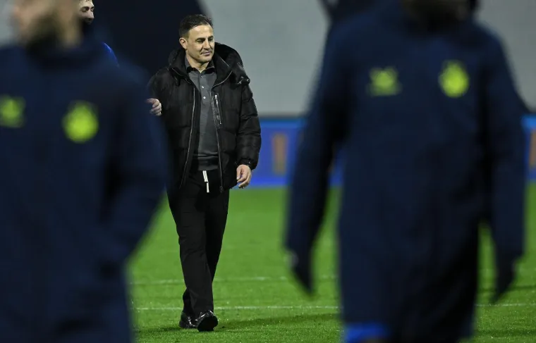 Fabio Cannavaro prije odlaska u svlačionicu na poluvrijeme. 