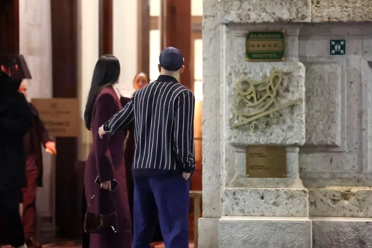 Osoba koja je sve vidjela rekla je Daily Mailu: &quot;Kyle je sigurno izgledao kao da uživa, nije bio spreman da druženje završi nakon večere, to je sigurno.&quot;