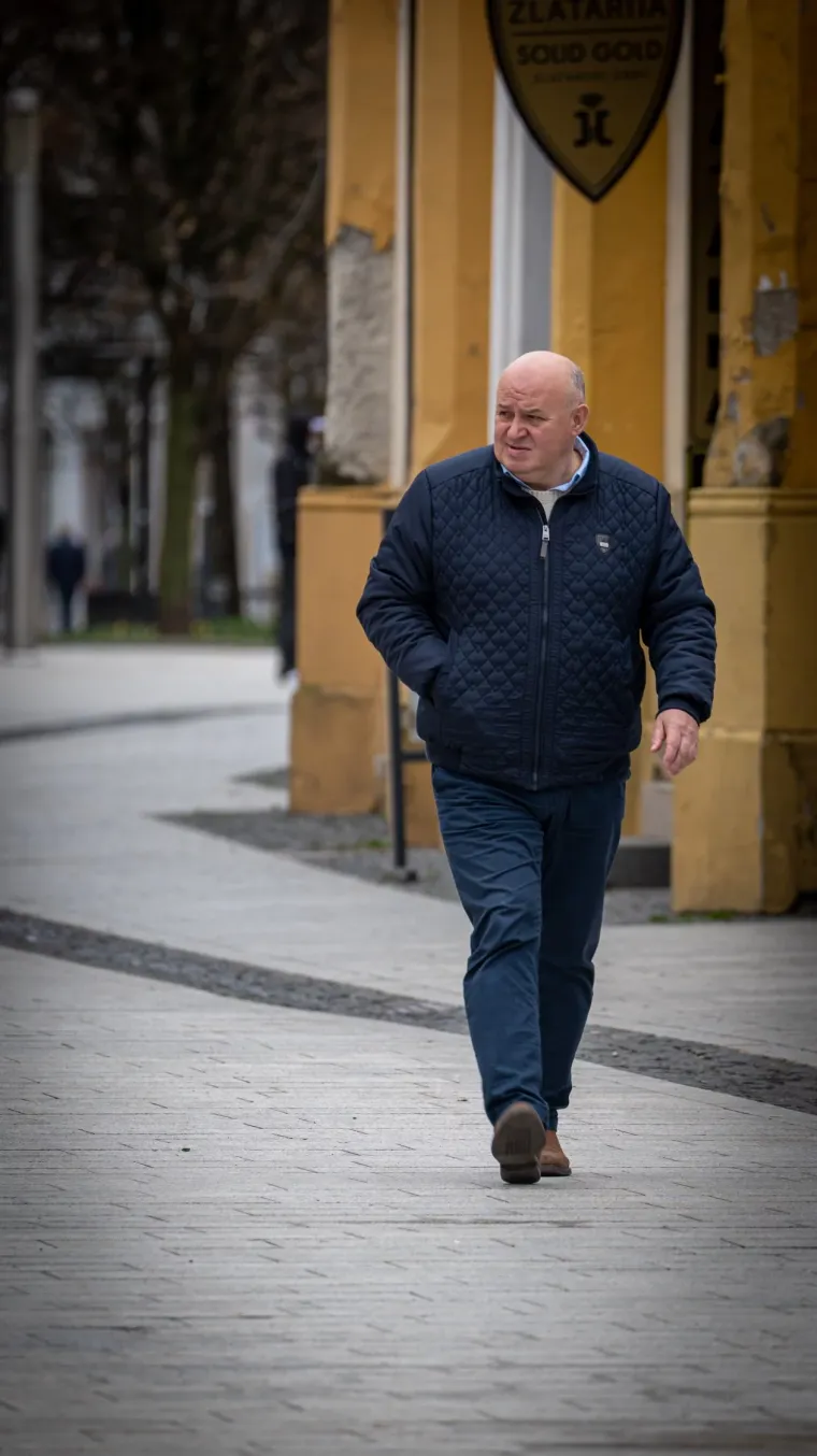 Čakovčani krenuli u đir centrom: Djevojka u uskim trapericama ukrala sve poglede