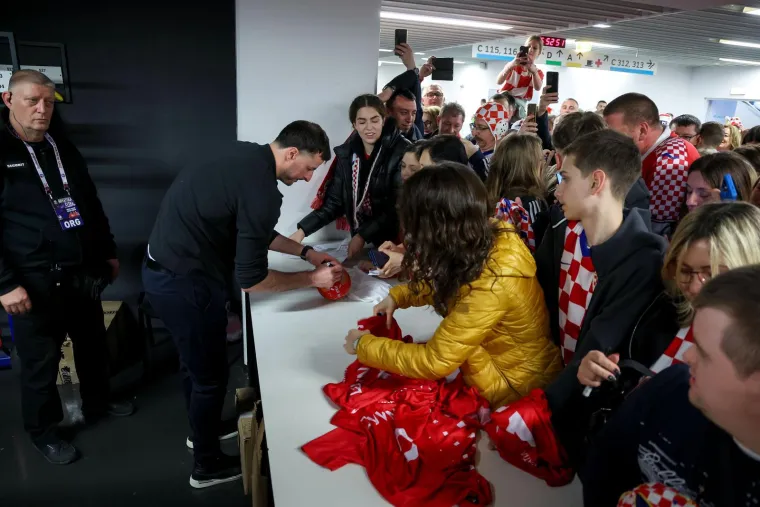 Bogati program rukometne nedjelje počeo je druženjem s navijačima u zagrebačkoj Areni