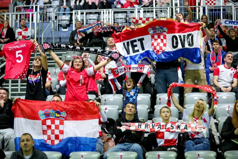 Na&scaron;e rukometa&scaron;e gleda hrvatski 'Zorro osvetnik', a dobio je i opaku konkurenciju