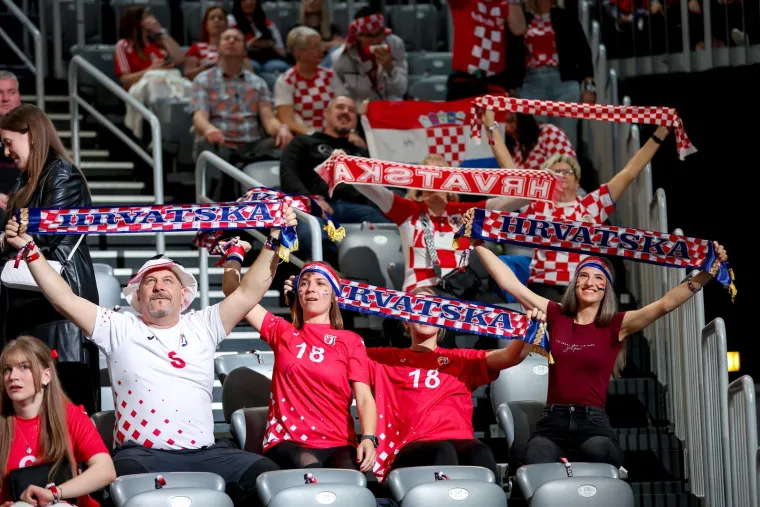 Na&scaron;e rukometa&scaron;e gleda hrvatski 'Zorro osvetnik', a dobio je i opaku konkurenciju