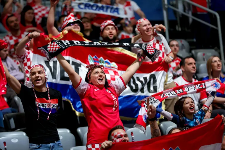 Na&scaron;e rukometa&scaron;e gleda hrvatski 'Zorro osvetnik', a dobio je i opaku konkurenciju