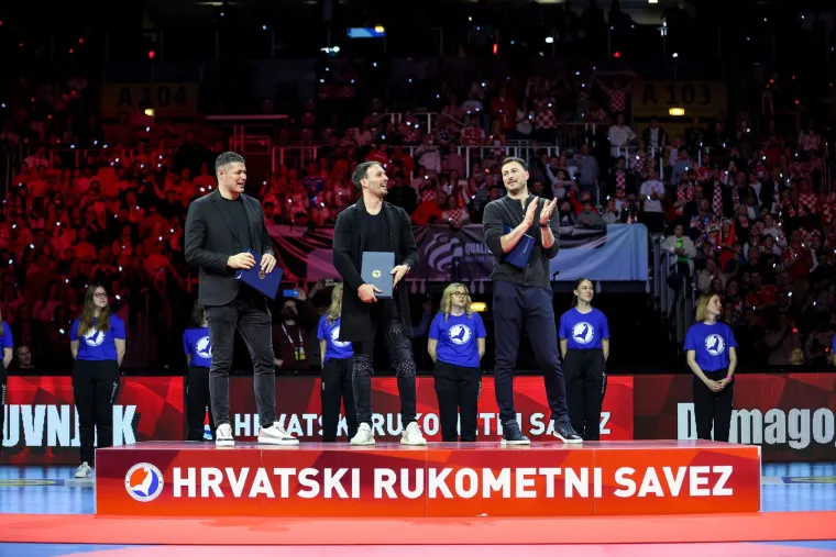 Prištali su od ponosa, a kako i ne bi. Veliko priznanje je to za bilo koga, a oni su ga definitivno zavrijedili ostavljajući srce na terenu iz utakmice u utakmicu. 