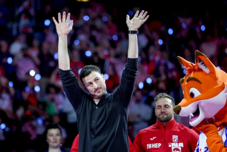 Dvorana je bila pala u delirij kada je u Arenu ušao kapetan Domagoj Duvnjak