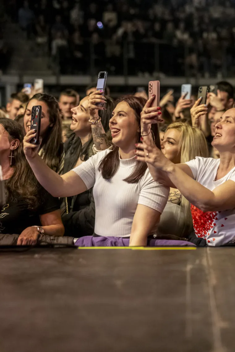 Beogradski bend priredio spektakl, no osječke djevojke ukrale show: Koncert kakav se rijetko viđa