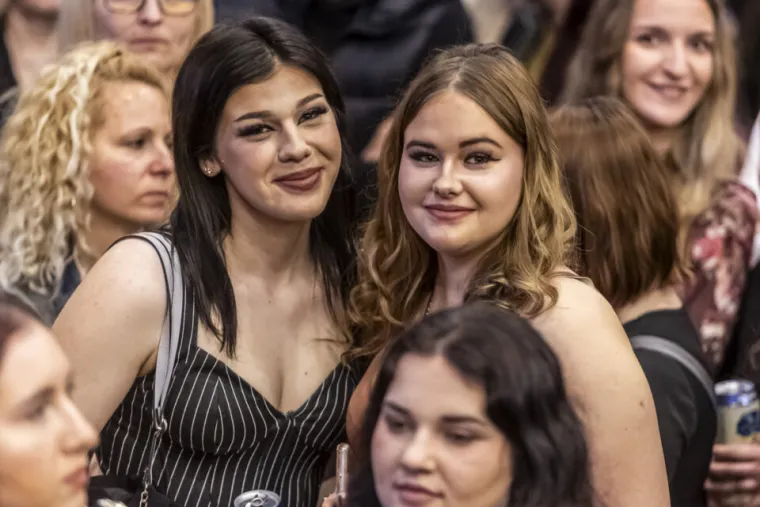 Beogradski bend priredio spektakl, no osječke djevojke ukrale show: Koncert kakav se rijetko viđa