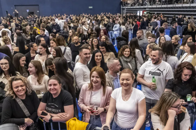 Beogradski bend priredio spektakl, no osječke djevojke ukrale show: Koncert kakav se rijetko viđa