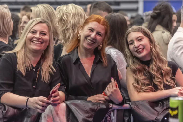 Beogradski bend priredio spektakl, no osječke djevojke ukrale show: Koncert kakav se rijetko viđa