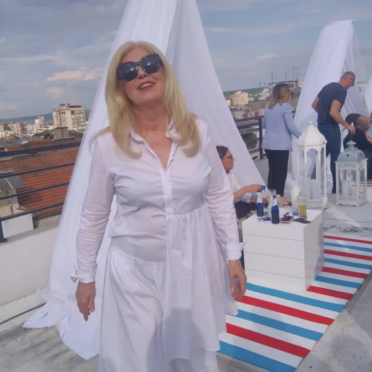 Nakon razvoda, Ljiljana se više nije udavala, dok je Irfan oženio kolegicu Srnu Lango.