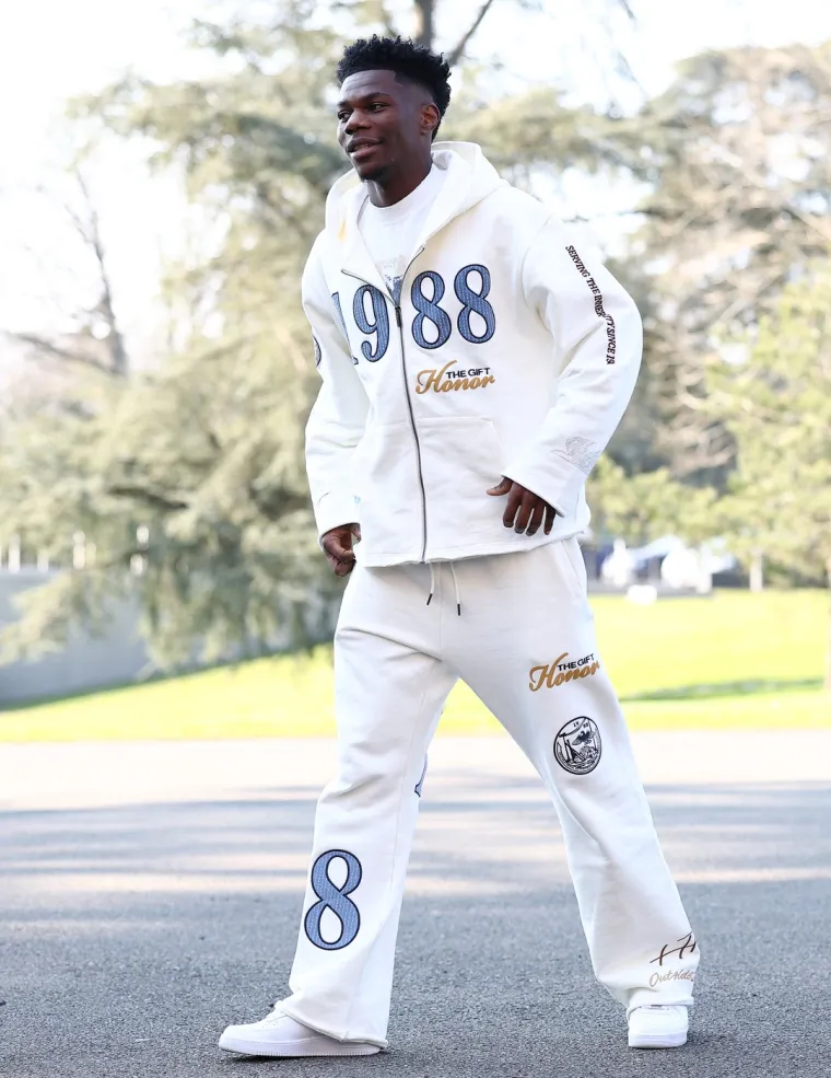 Aurelien Tchouameni je stigao u trenirci koja izgleda da je barem jedan broj prevelika za njega