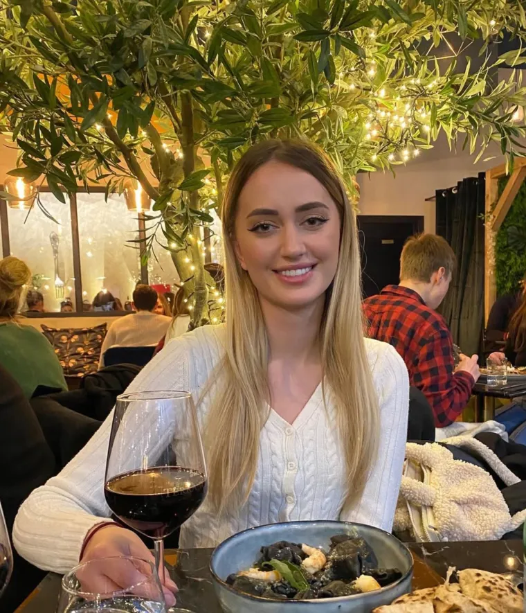 Sjećate se Lorene Farkač? Spojili je s rođakom Luke Modrića, a ona se zaljubila u Francuza i pokrenula biznis