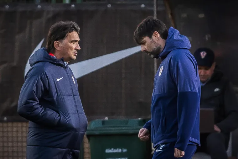 Dalić je i već ranije rekao kako ga brine pozicija vratara. "Prvi put imamo problem s vratarima. Livaković nije branio neko vrijeme, Kotarski ne brani, jedino Ivu&scaron;ić brani. Ni Labrović ne brani. U stožeru je puno vratara pa će oni bolje od mene znati kako reagirati. Vidjet ćemo danas. Naravno da imam podr&scaron;ku i vjeru u Livakovića, jučer je branio. Nije idealno da ne brane, za vratare je to problem", rekao je Dalić u ponedjeljak na konferenciji za novinare.