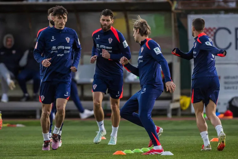 Dalić i Ćorluka zabrinutih lica vodili trening: Situacija je izgledala dosta ozbiljno