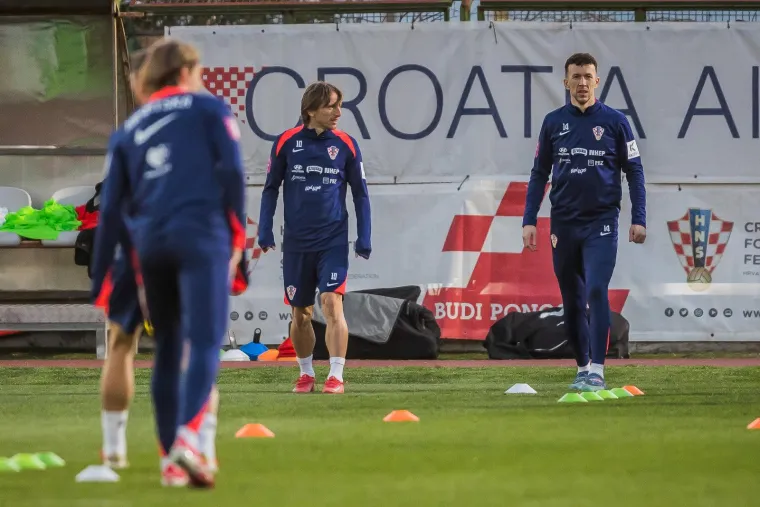 Dalić i Ćorluka zabrinutih lica vodili trening: Situacija je izgledala dosta ozbiljno