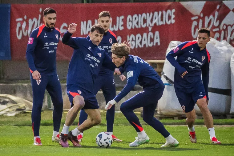 Dalić i Ćorluka zabrinutih lica vodili trening: Situacija je izgledala dosta ozbiljno
