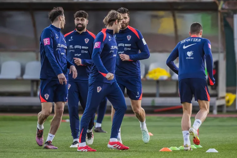 Dalić i Ćorluka zabrinutih lica vodili trening: Situacija je izgledala dosta ozbiljno