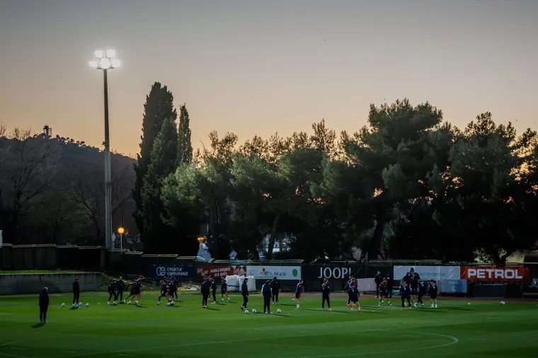 Dalić i Ćorluka zabrinutih lica vodili trening: Situacija je izgledala dosta ozbiljno