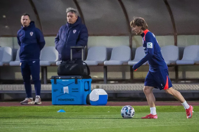 Dalić i Ćorluka zabrinutih lica vodili trening: Situacija je izgledala dosta ozbiljno