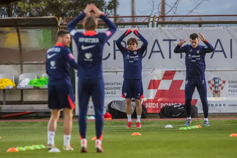 Dalić i Ćorluka zabrinutih lica vodili trening: Situacija je izgledala dosta ozbiljno