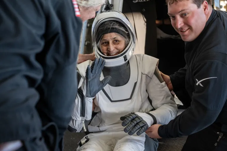 Testirali su Boeingov dugoočekivani Starliner - plovilo dizajnirano kao rival SpaceX-ovom Crew Dragonu, koje se trenutno koristi za prijevoz astronauta u svemir. Ali, do trenutka kad su pristali na ISS, Starliner je pretrpio velike probleme - s pet curenja helija, pet &apos;mrtvih&apos; manevarskih potisnika i ventilom za pogon koji se nije uspio potpuno zatvoriti.