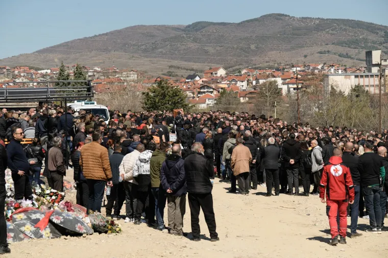 Prizori očaja i boli: Rijeka ljudi oprostila se od poginulih u požaru...