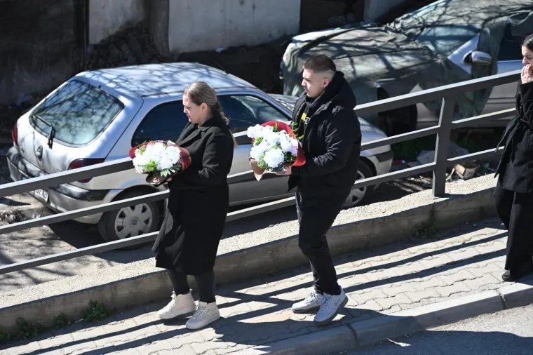 Prizori očaja i boli: Rijeka ljudi oprostila se od poginulih u požaru...