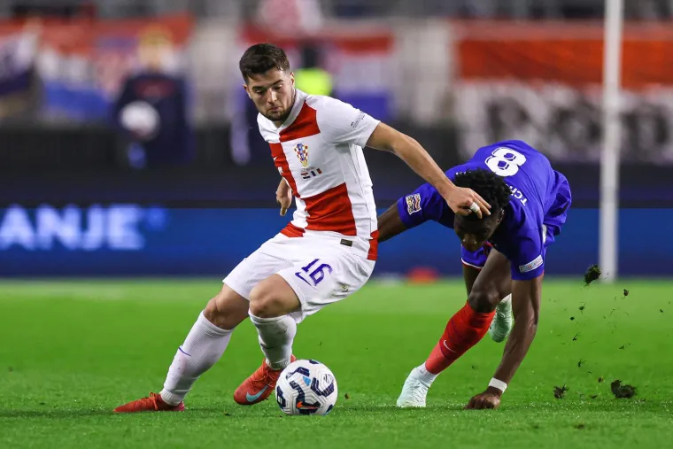 Tko se to ukazao na Poljudu: Kustić pored predsjednika UEFA-e, a pazite &scaron;to iza njih radi legenda Hajduka